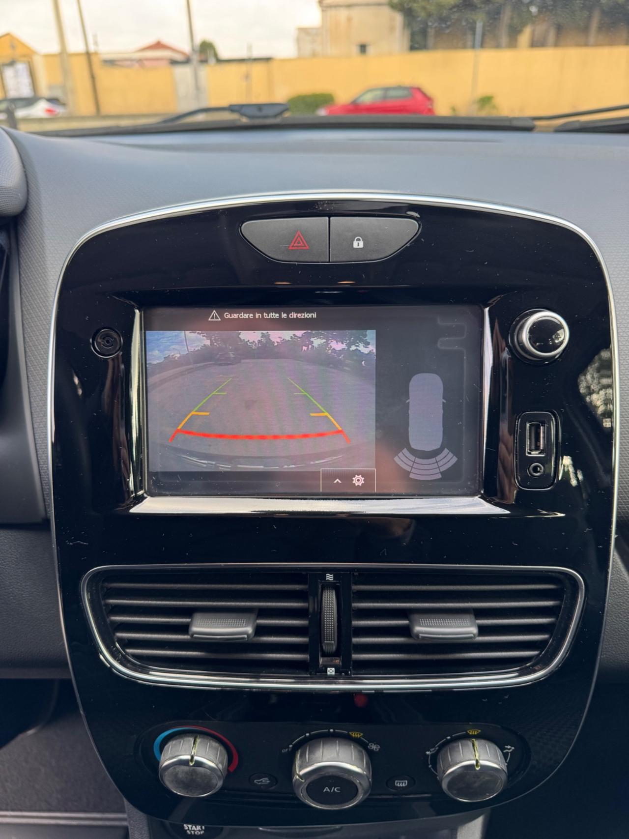 Renault Clio 1.5 dCi FARI FULL LED