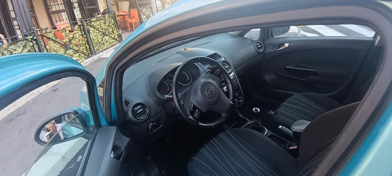 Opel Corsa 1.2 3 porte Club