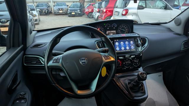 LANCIA Ypsilon HYBRID GOLD FIREFLY 1.0cc 70cv