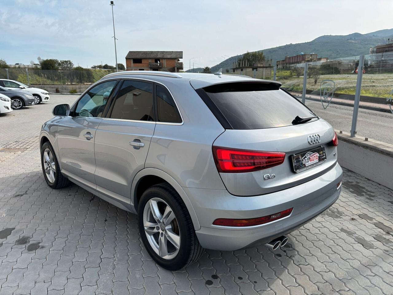 Audi Q3 2.0 TDI 150 CV Sport//.*.