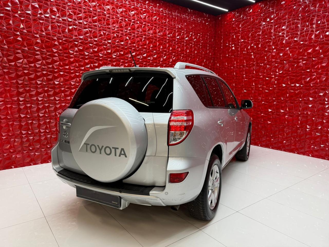 Toyota RAV4 2.2 D-4D 150 CV DPF Luxury