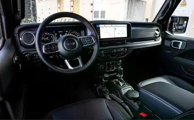 JEEP Wrangler Unlimited 2.0 Turbo Sahara