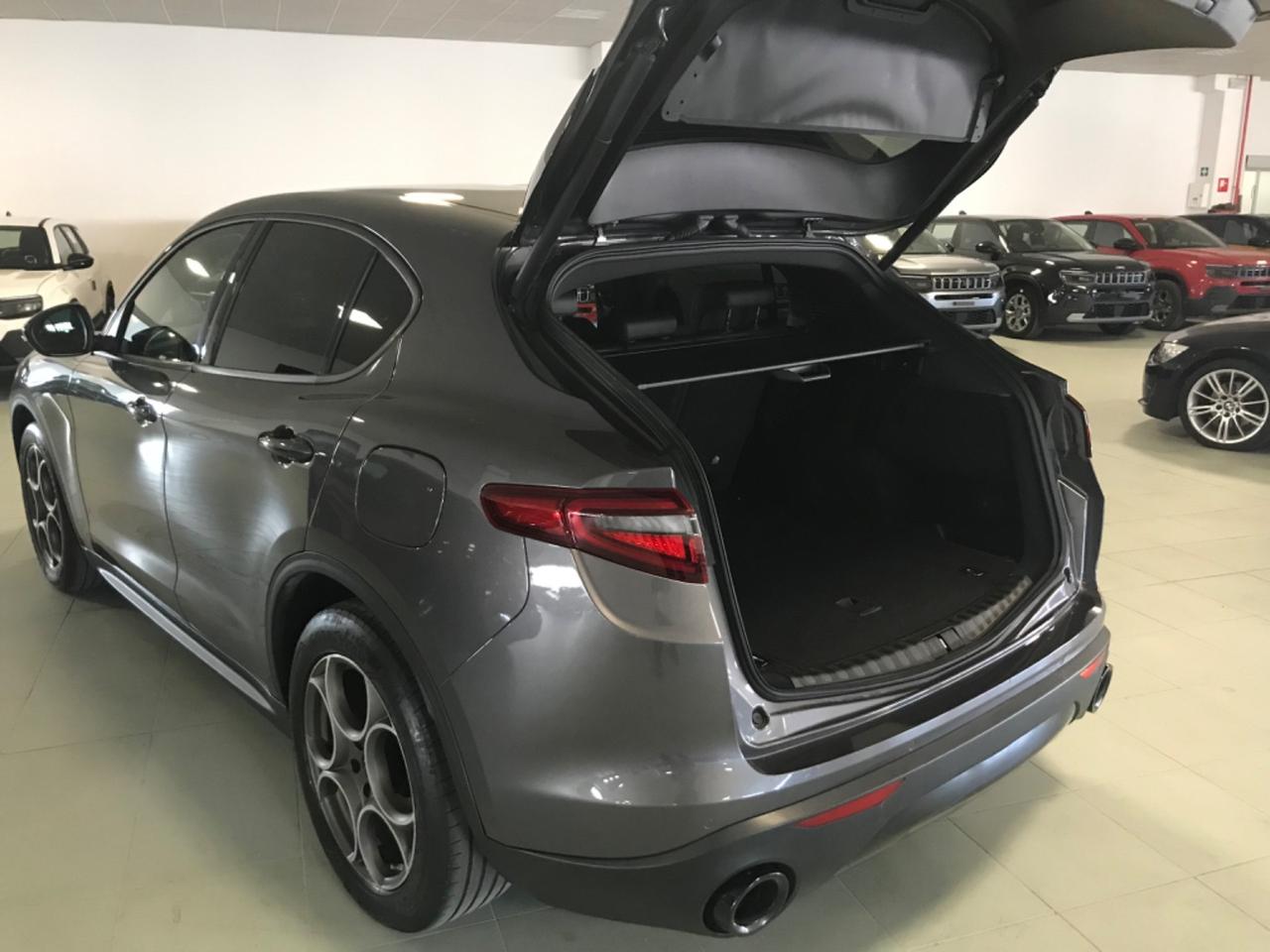 Alfa Romeo Stelvio 2.2 Turbodiesel 160 CV AT8 RWD Sprint