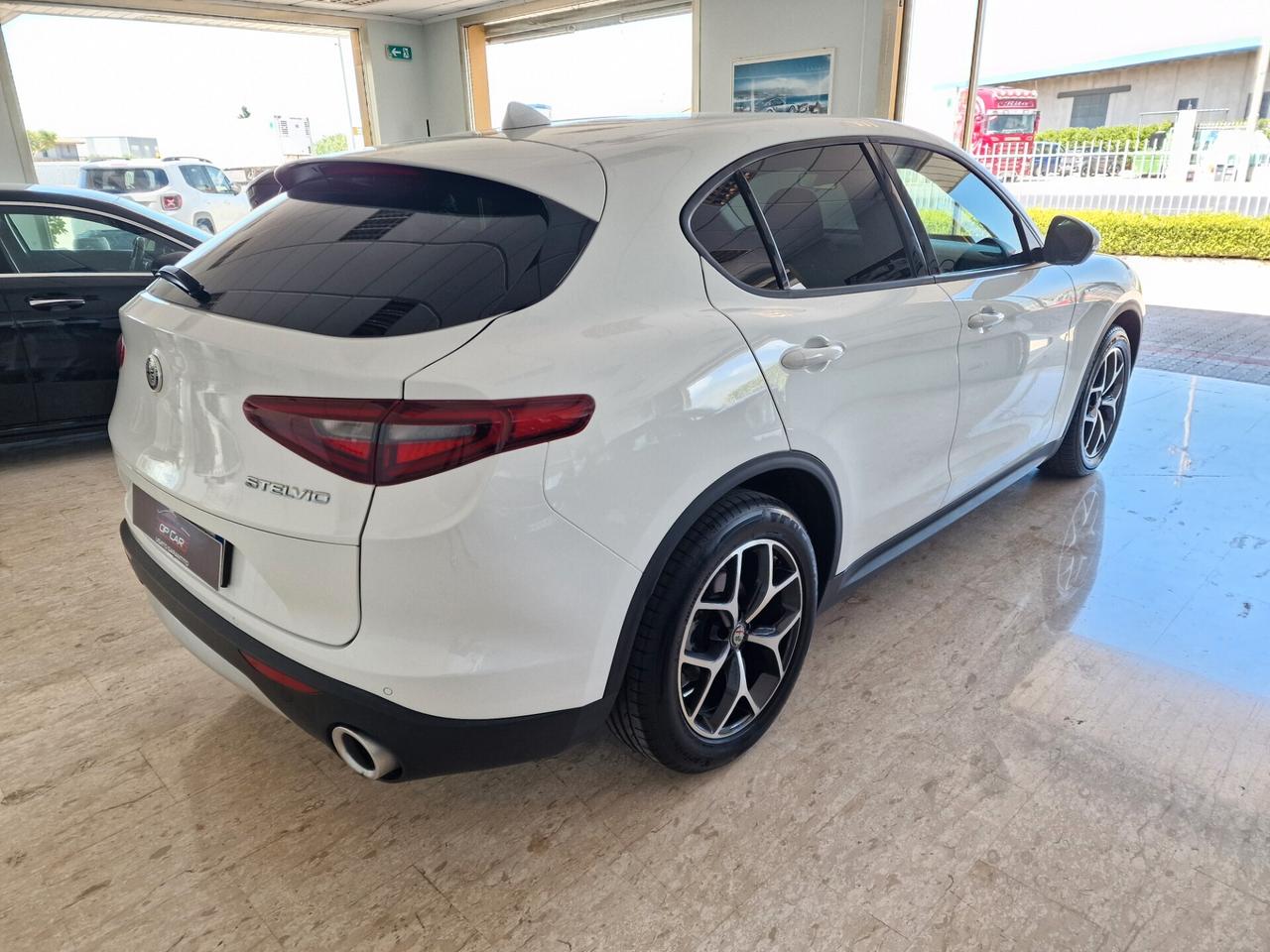 Alfa Romeo Stelvio AT8 Super 2020