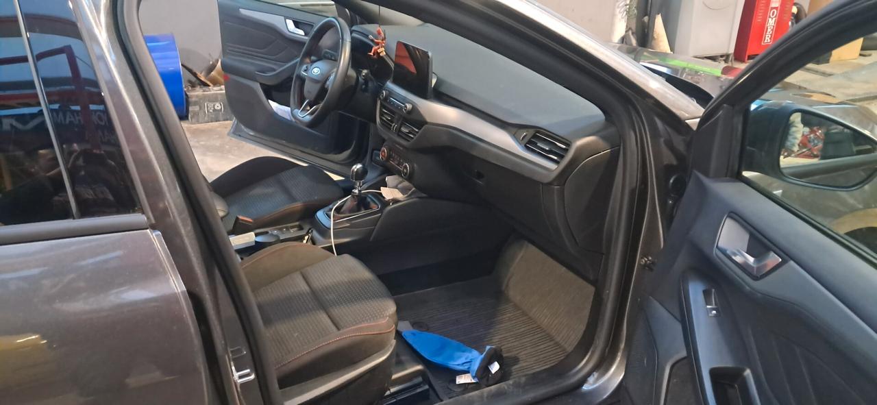 Ford Focus 1.0 EcoBoost Hybrid 125 CV Power. 5p. ST-Line Style