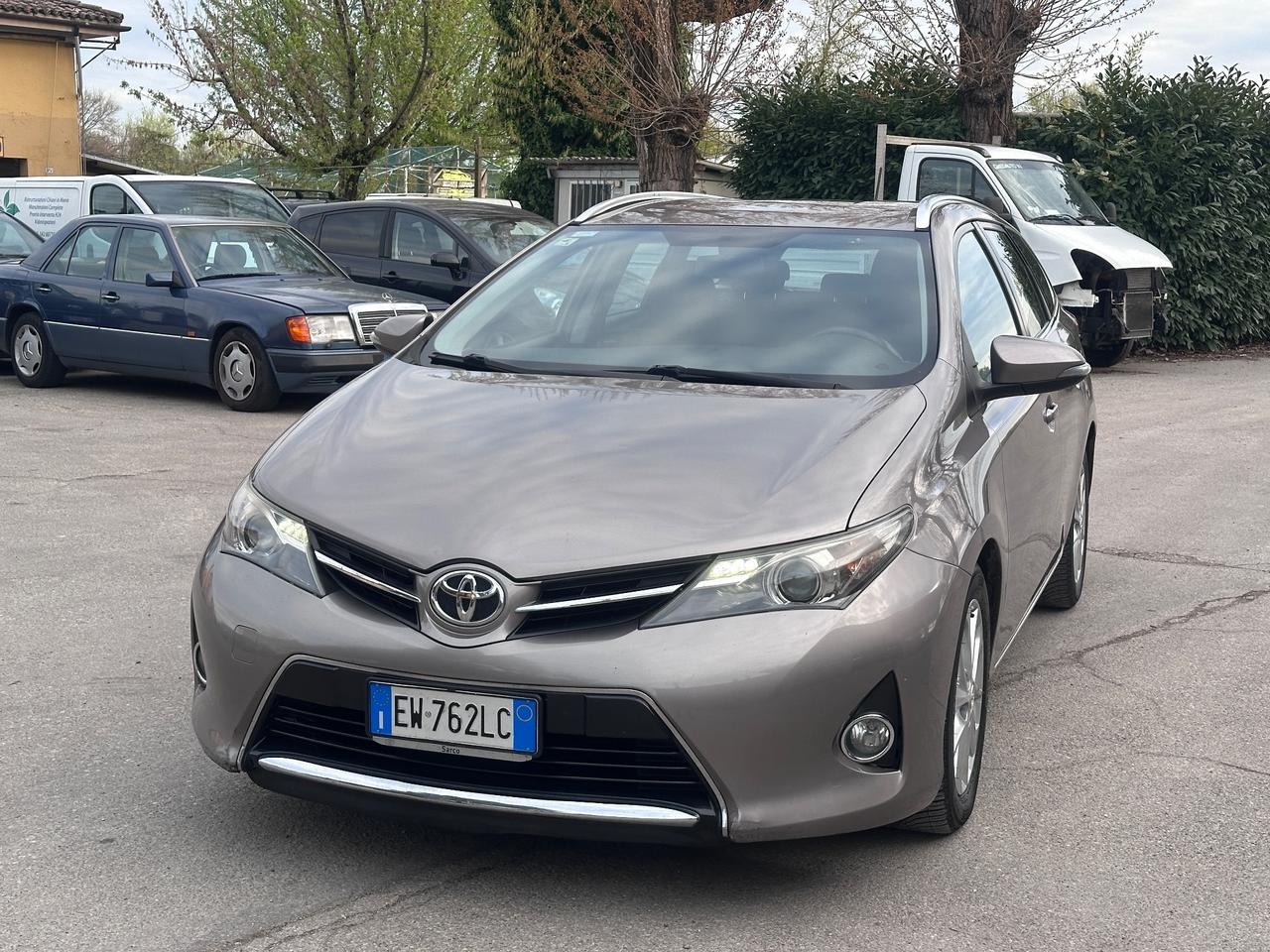 Toyota Auris Touring Sports 1.4 D-4D Lounge