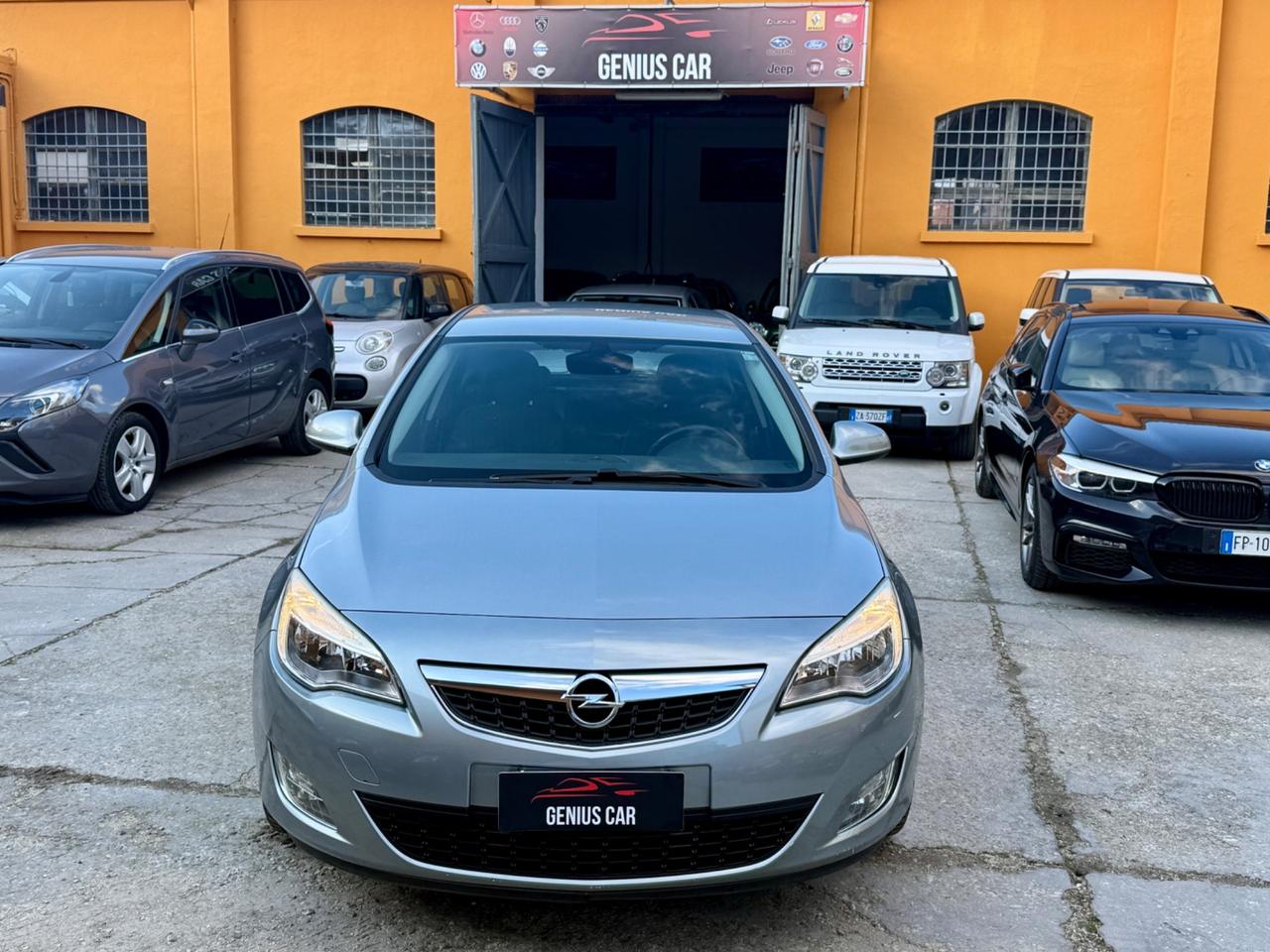 Opel Astra 1.4 100CV 5 porte Cosmo - Neopatentati