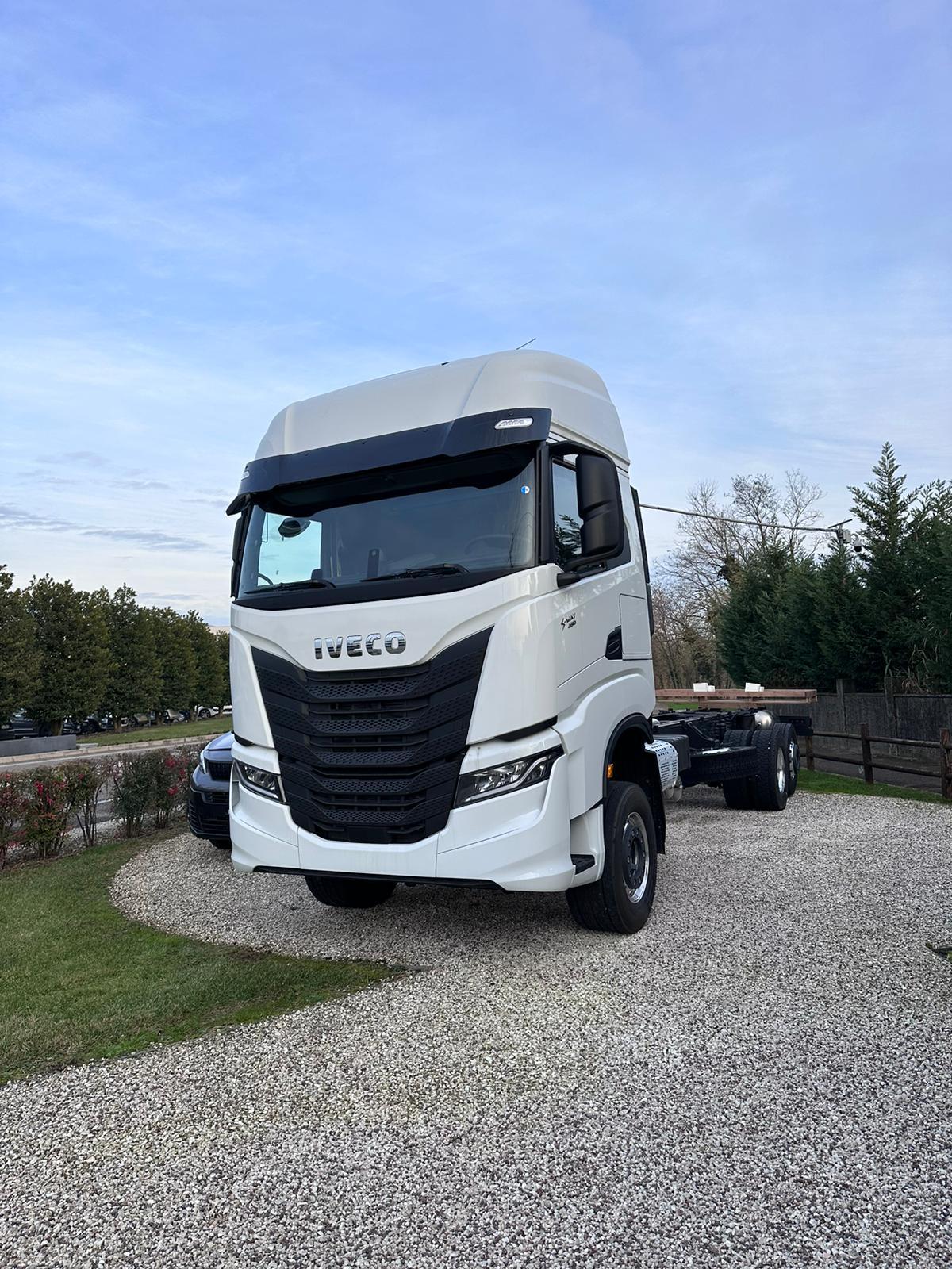 IVECO S-WAY CM 6X2P