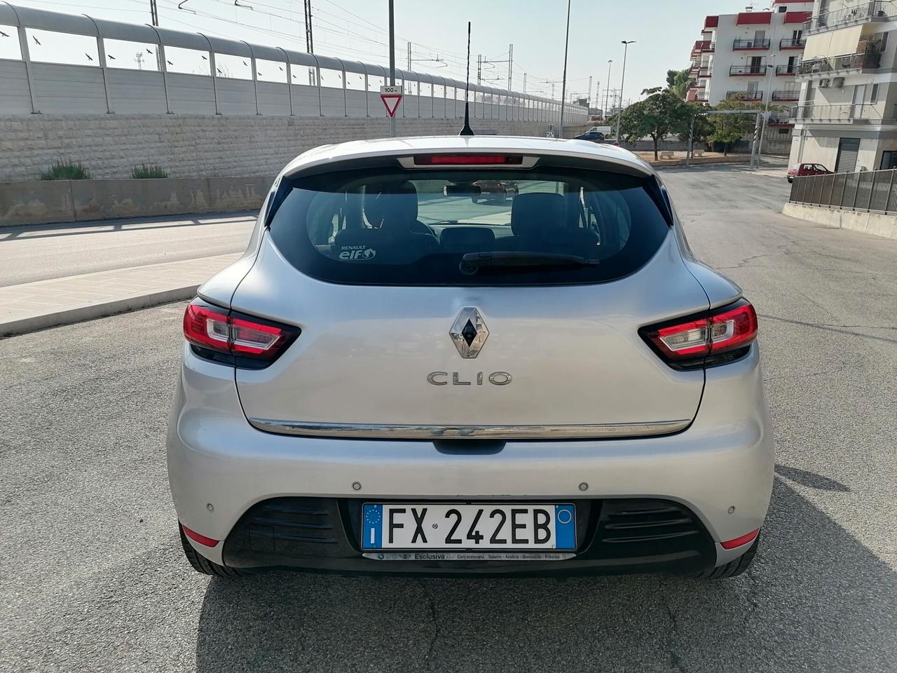 Renault Clio 1.5 dCi 75 CV 5 porte Moschino 2019 full