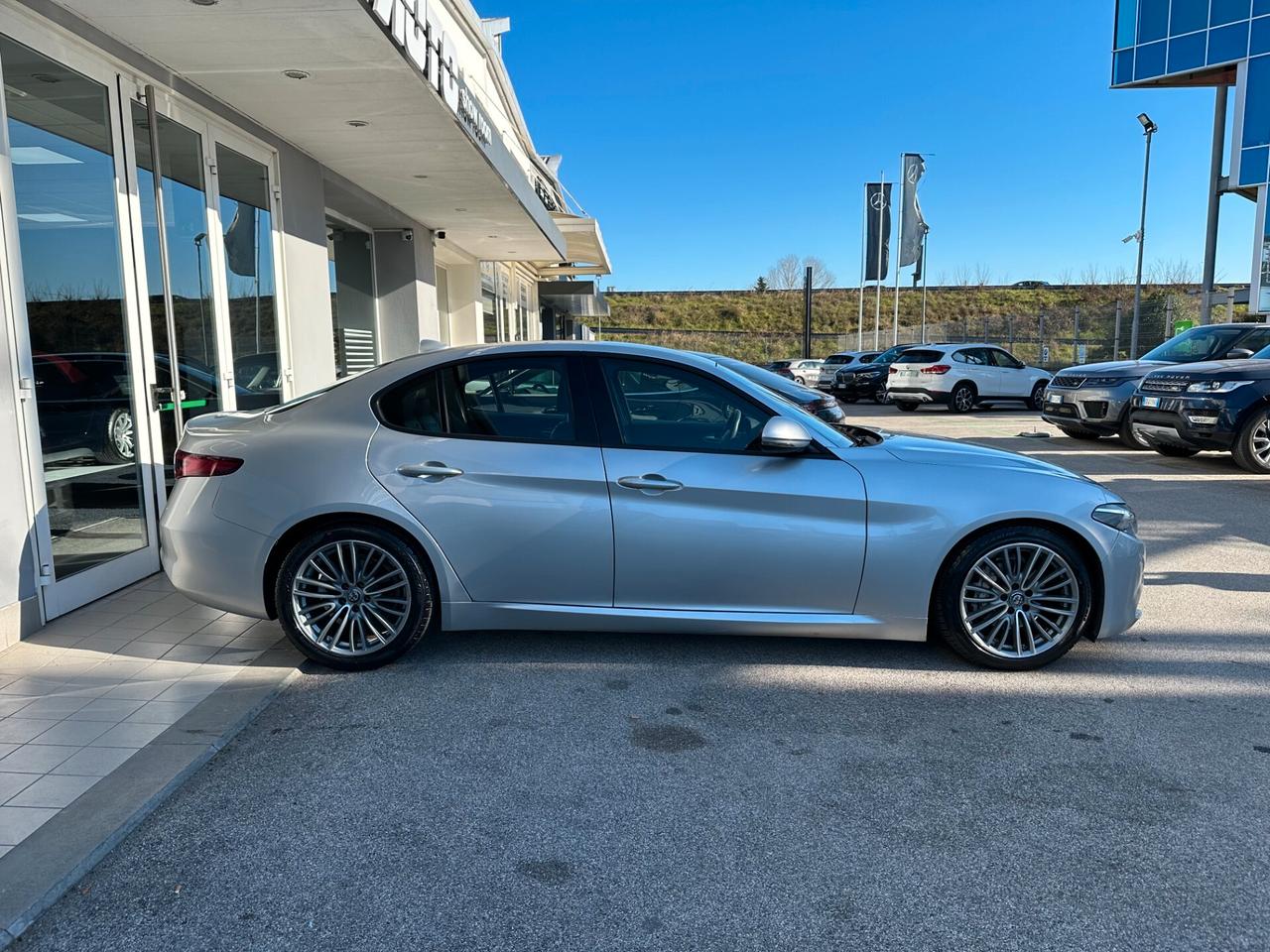 Alfa Romeo Giulia 2.2 Turbodiesel 180 CV AT8 Business Sport Launch Ed.