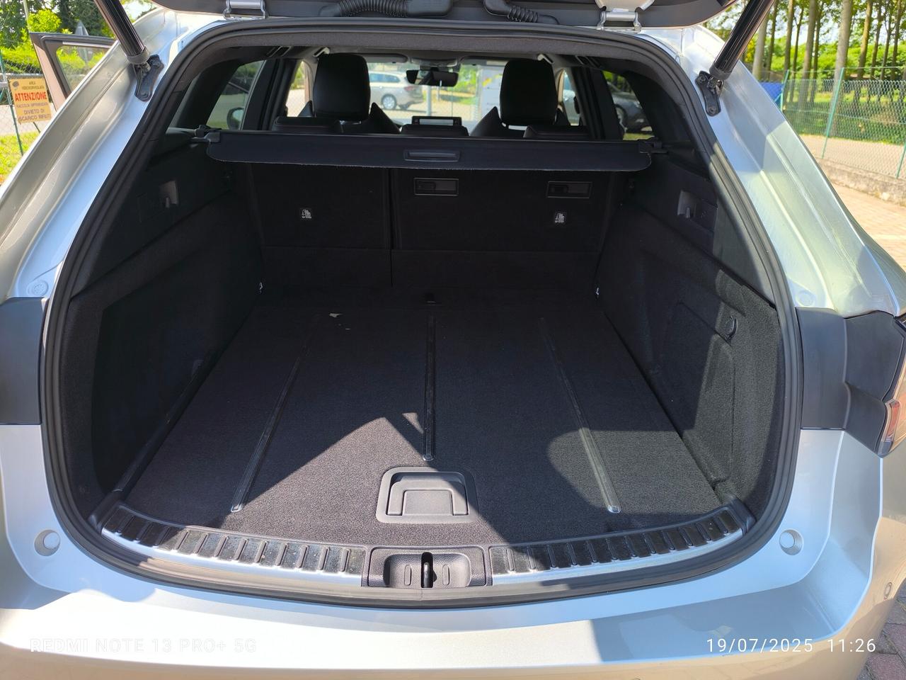 Toyota Corolla Touring Sports 2.0 Hybrid Lounge