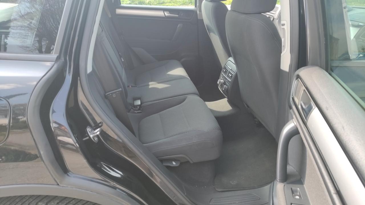Volkswagen Touareg 3.0 TDI tiptronic BlueMotion Technology - 2011