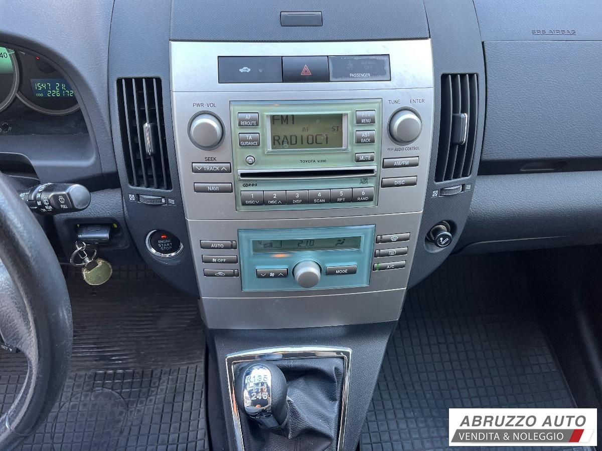TOYOTA Corolla Verso 2.2 16V D-4D D-Cat
