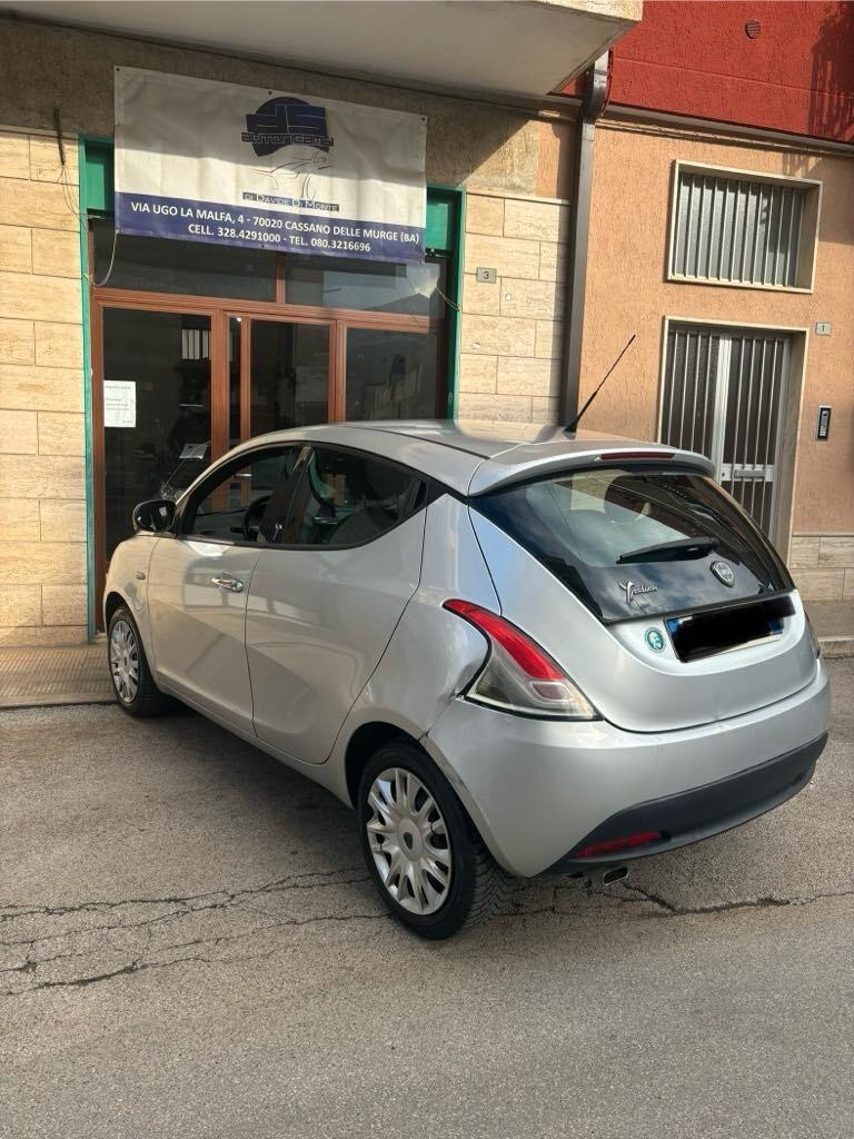 Lancia Ypsilon 1.2 69 CV 5 porte GPL Ecochic Silver