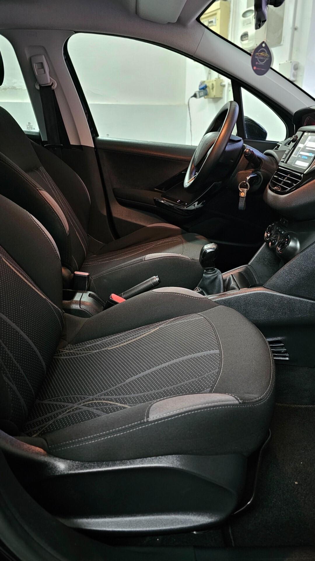 Peugeot 208 1.4 HDi 68 CV 5 porte