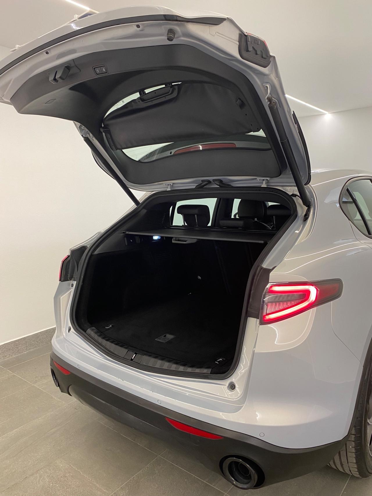 Alfa Romeo Stelvio 2.2 Turbodiesel 160 CV AT8 RWD Sprint