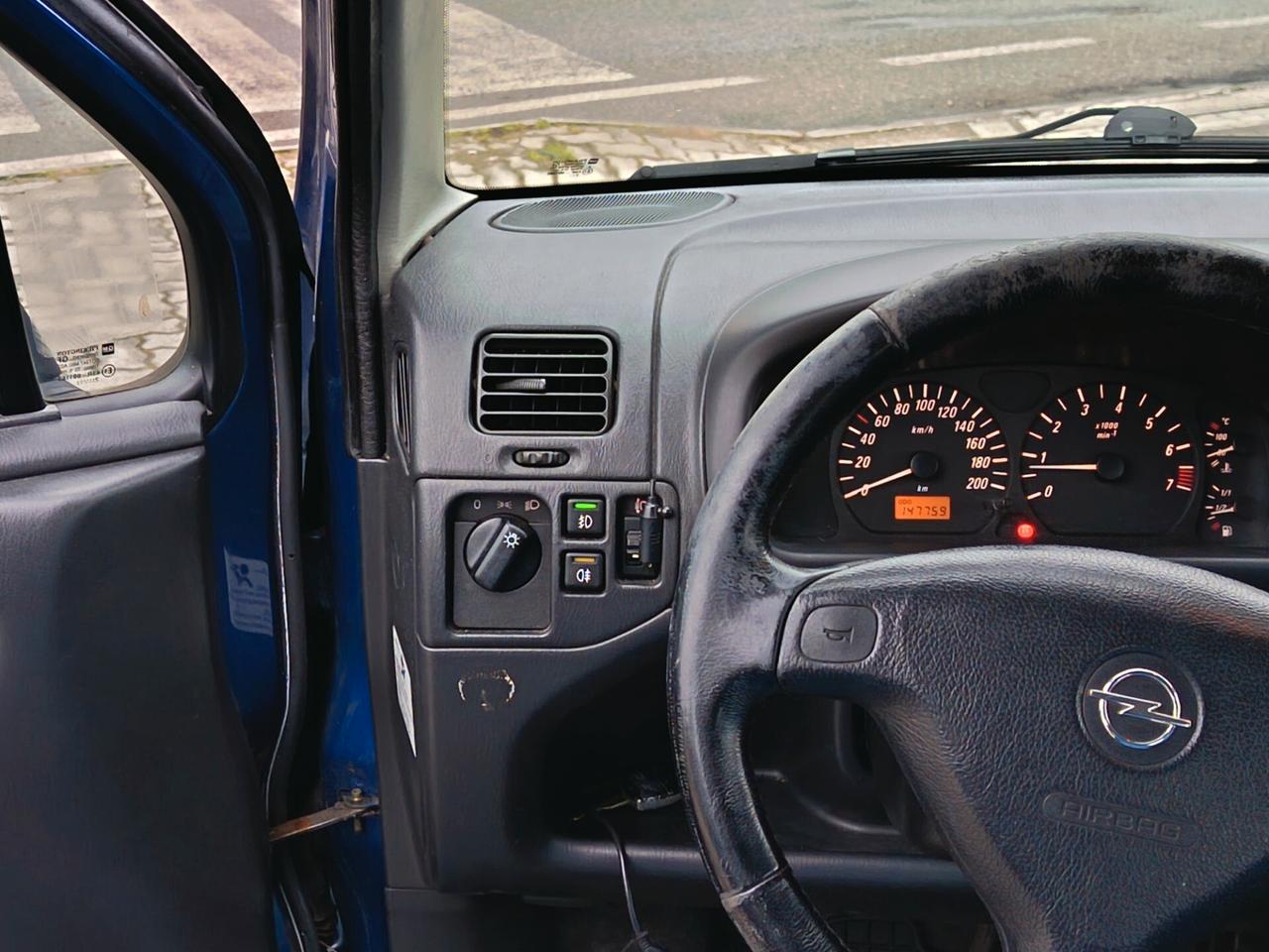 Opel Agila 1.2 16V Comfort