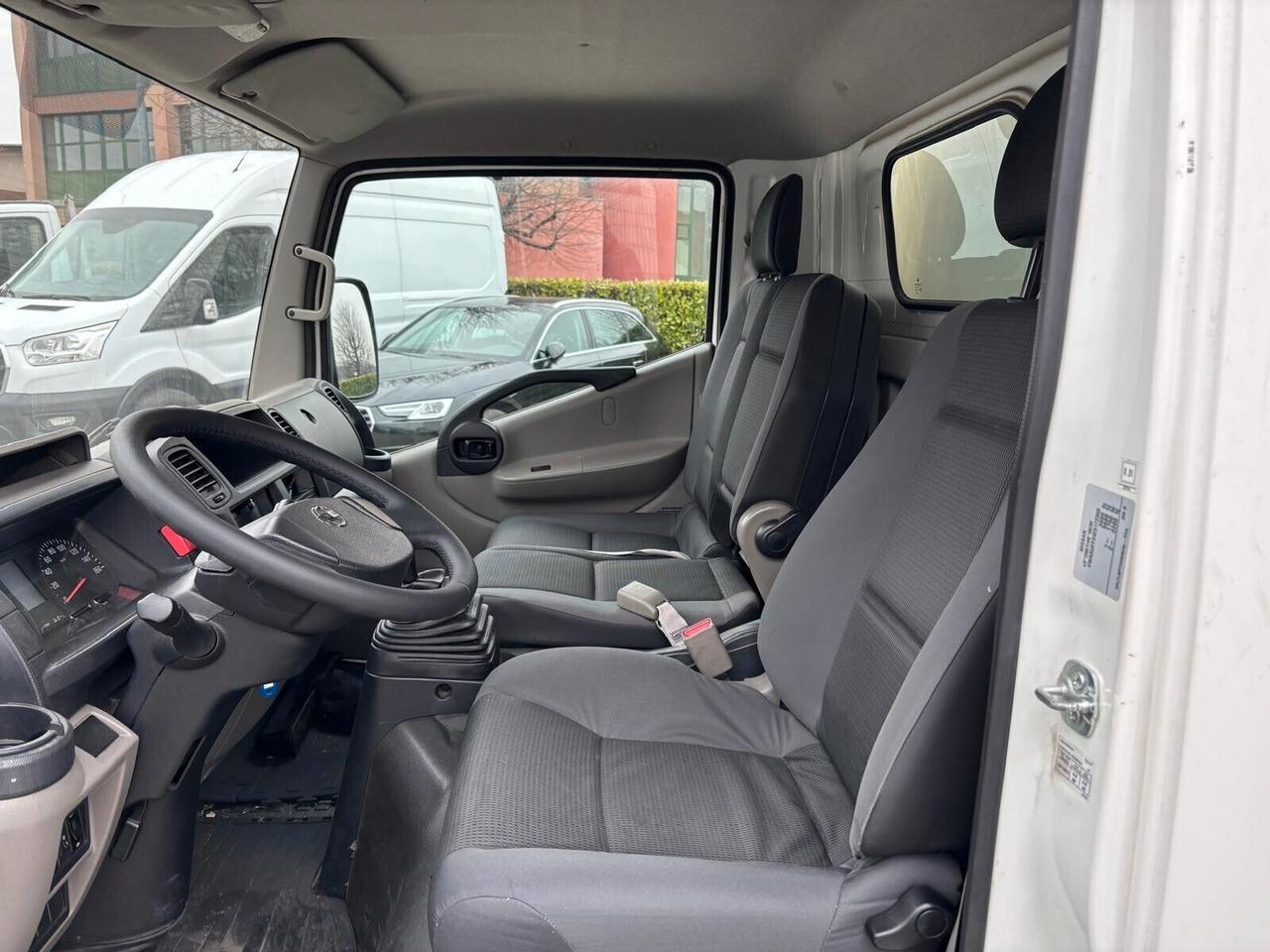 Nissan Cabstar NT400 Cabstar 32.12 2.5 dCi 122 CV PL Cabinato