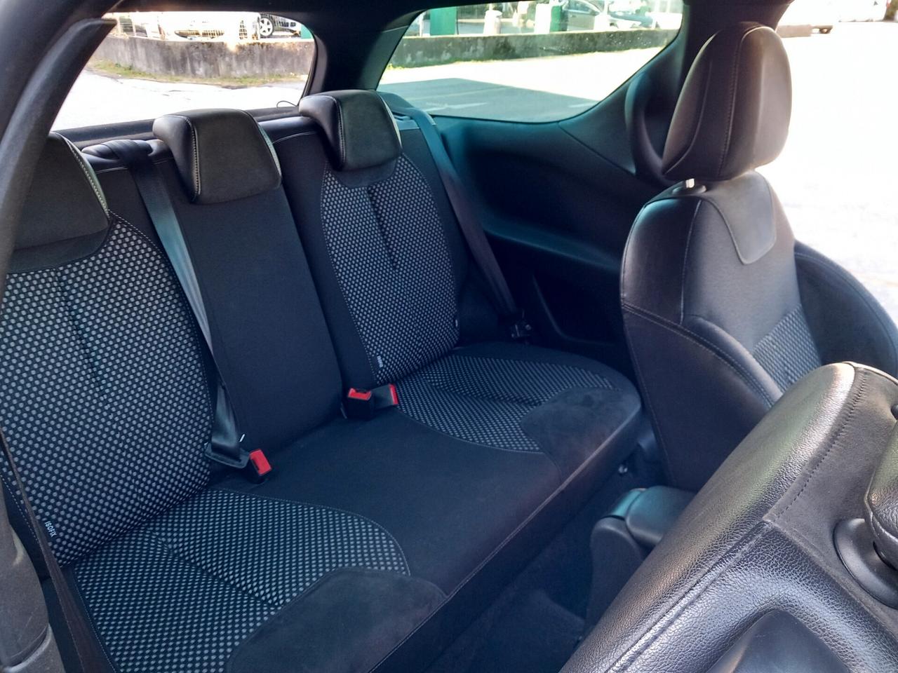 DS3 3 1.6 THP 155 Just Black