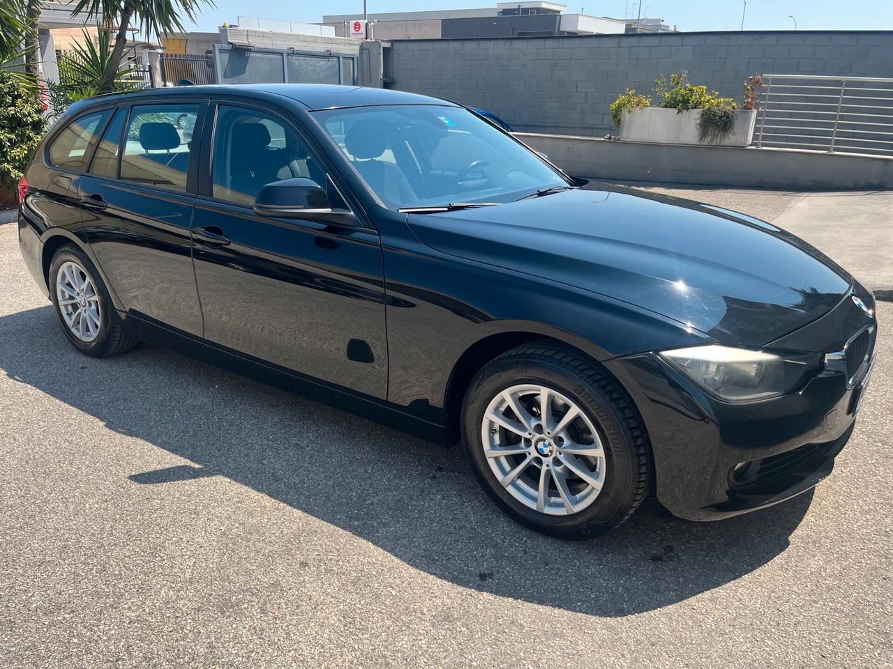 Bmw 318 d 143cv Touring Business AUTOM. NAVI/PDC/TEL PERFETTA!!