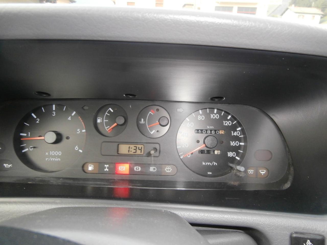 Nissan Terrano II 2.7 Autocarro 3 porte Leggi testo