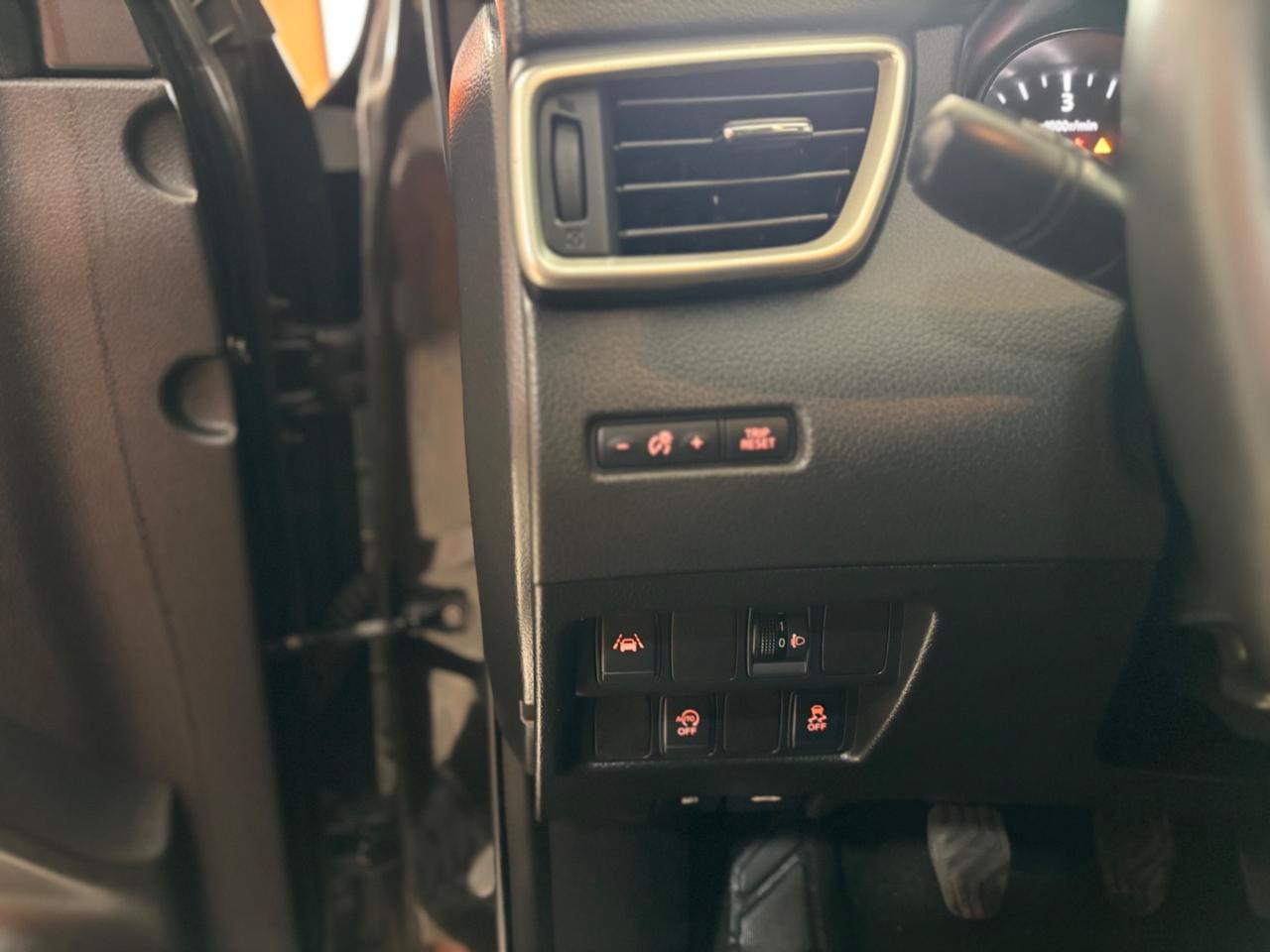 Nissan Qashqai 1.6 dCi 2WD Tekna tetto panoramico permute finanziamenti