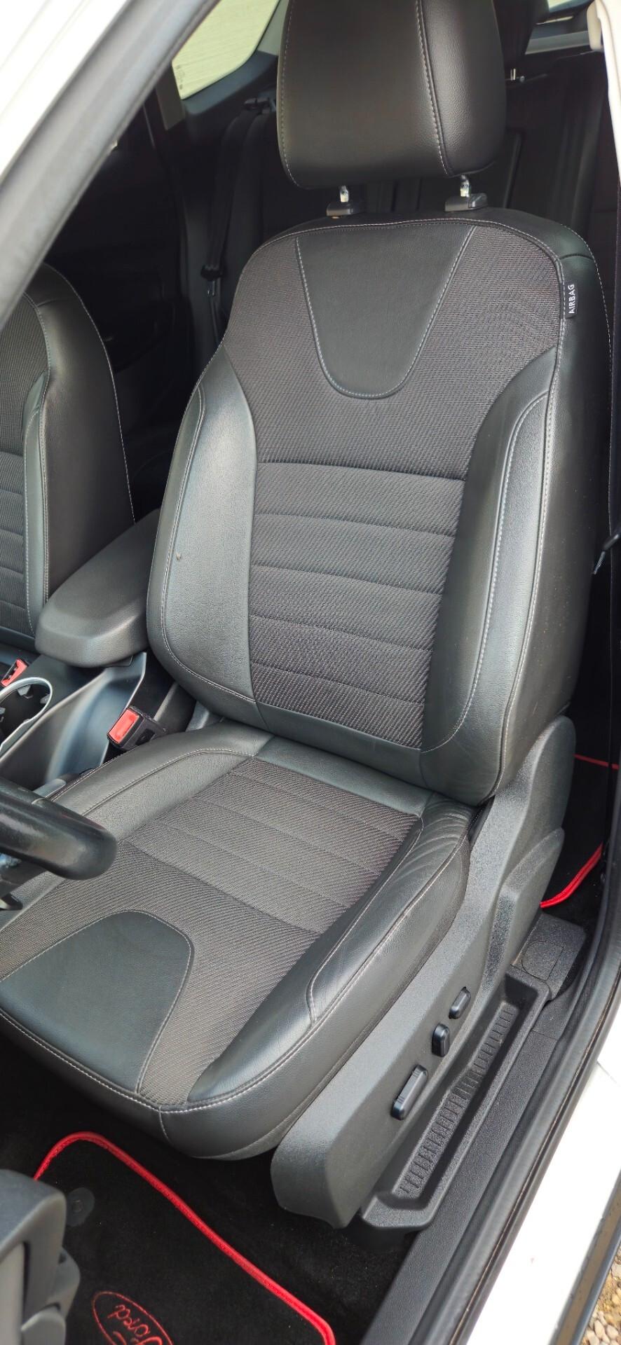 Ford Kuga 2.0 TDCI 120 CV Titanium Euro 6