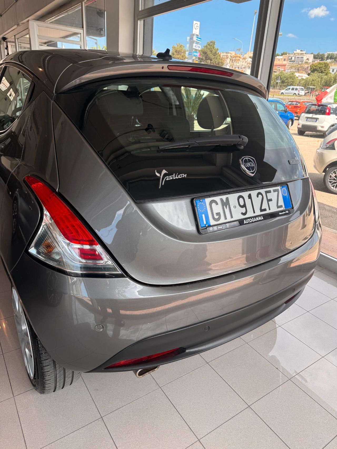 Lancia Ypsilon 1.0 FireFly 5 porte S&S Hybrid Ecochic Gold