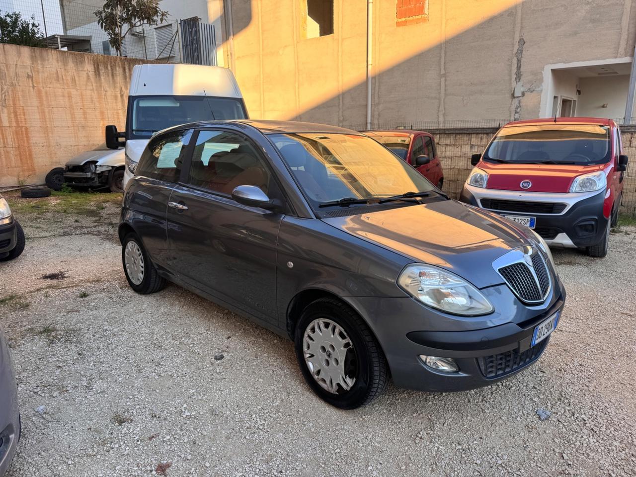 Lancia Ypsilon 1.2 Argento