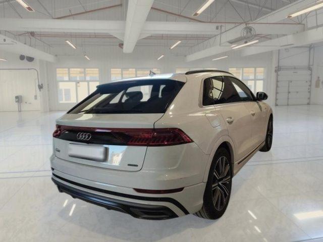AUDI Q8 45 TDI quattro tiptronic Sport