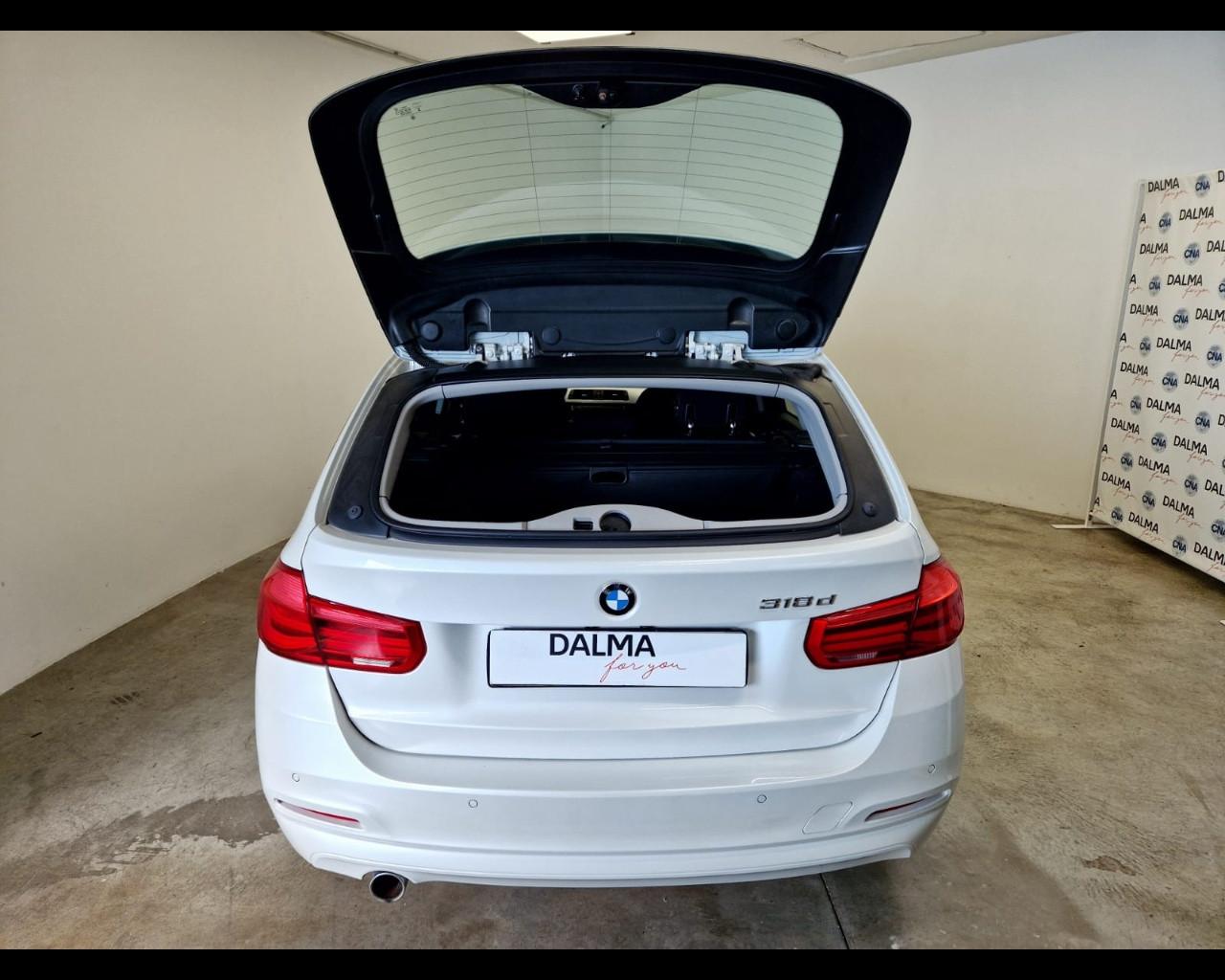 BMW Serie 3 F/30-31-34-80 - 318d Touring auto