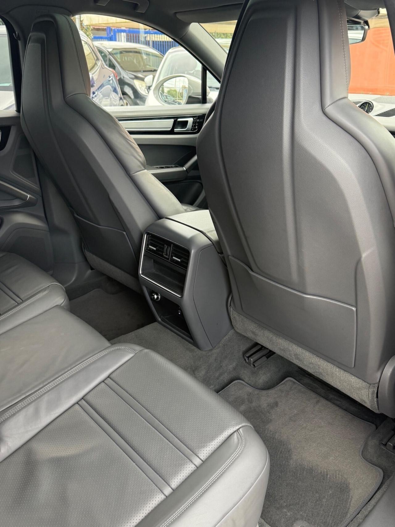 Porsche Cayenne Coupé 3.0 V6 E-Hybrid