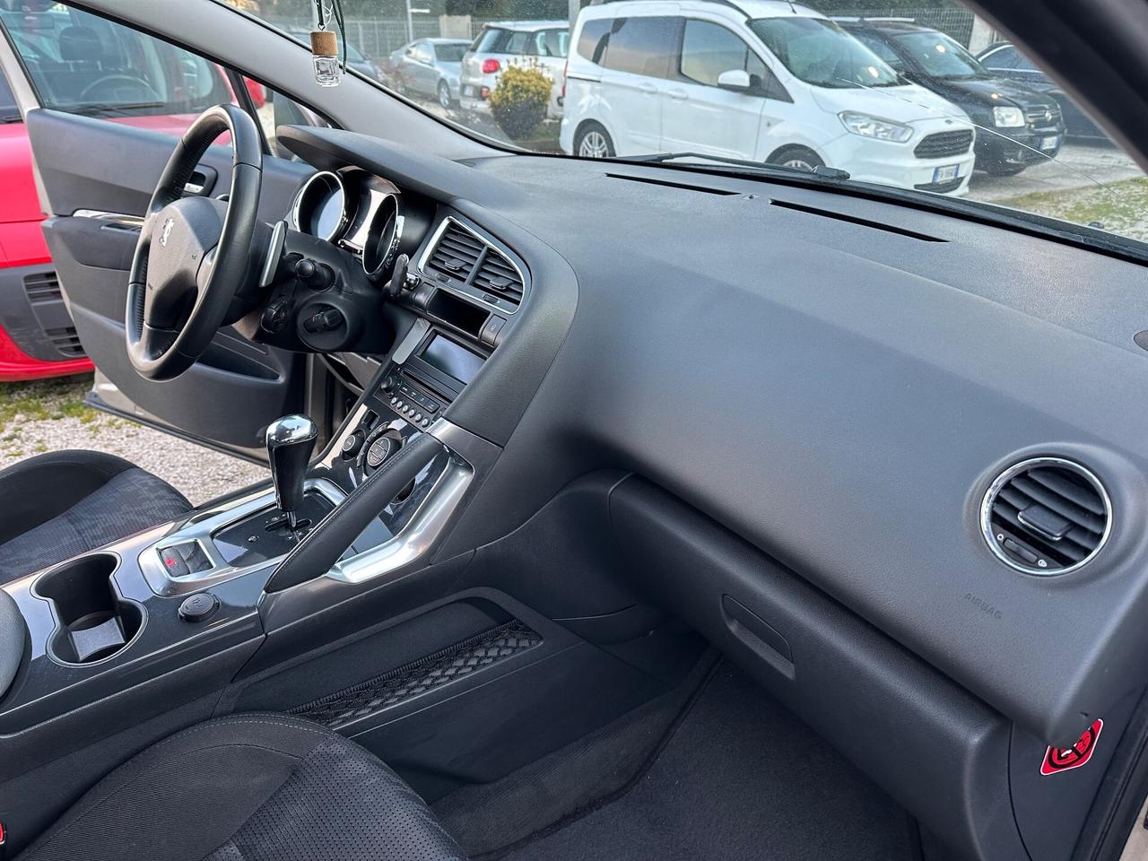 Peugeot 3008 1.6 HDi 110CV cambio robotizzato