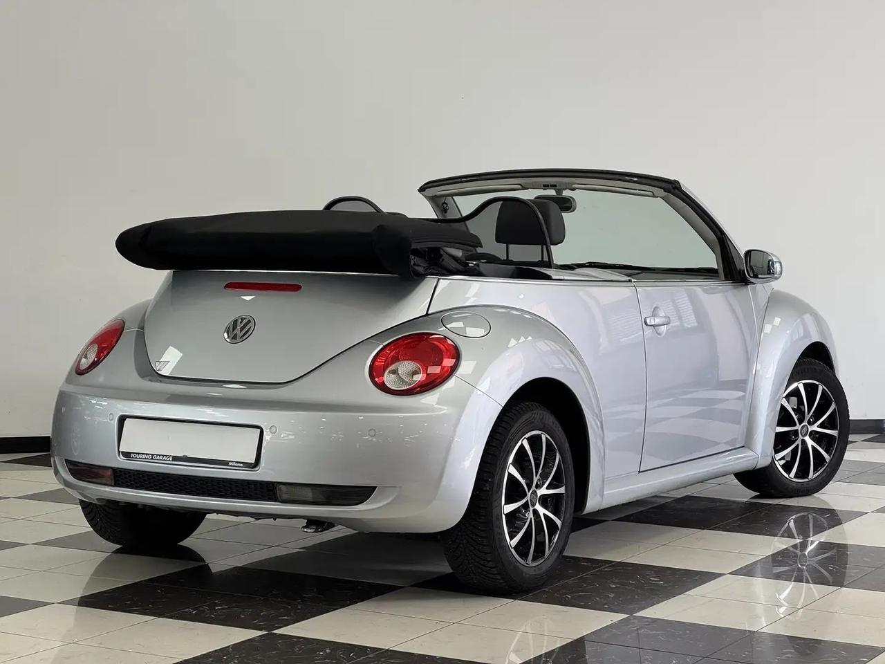 Volkswagen New Beetle 2.0 Cabrio aut.