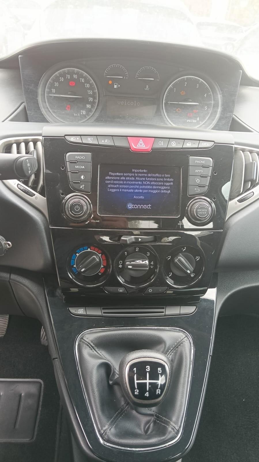 Lancia Ypsilon 1.3 MJT 16V 95 CV 5 porte S&S Gold