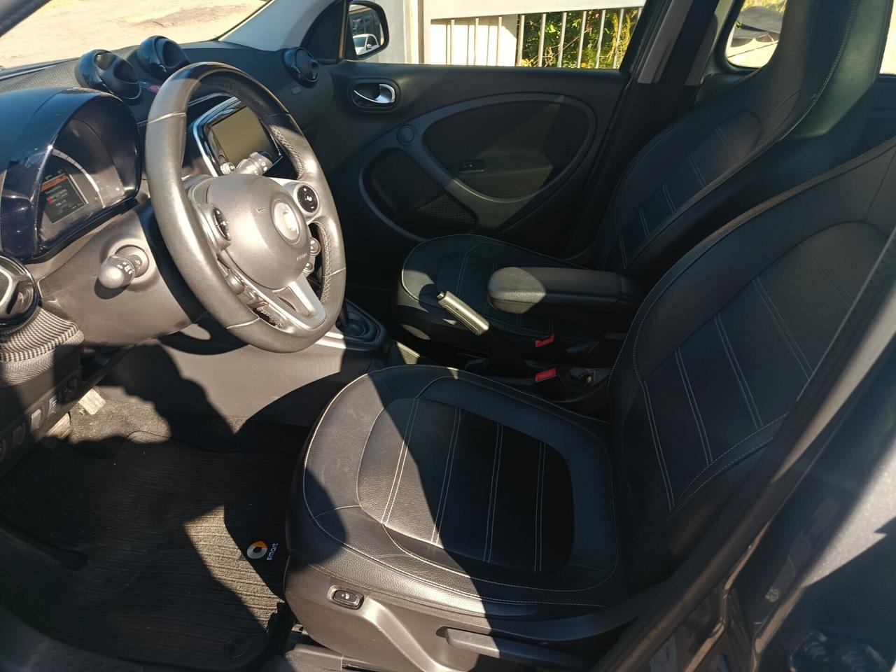 Smart ForFour EQ Pulse