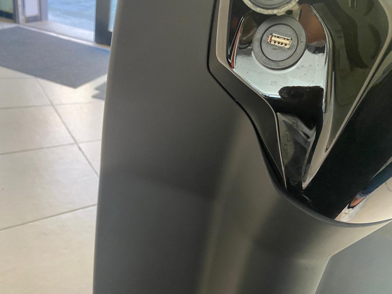 PIAGGIO ONE ACTIVE (2.7 KWH)