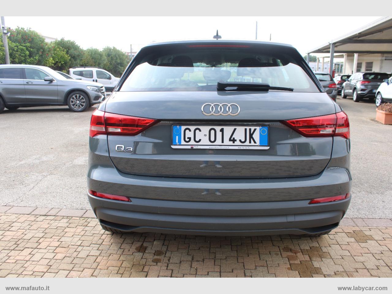 AUDI Q3 35 TDI S tronic Business