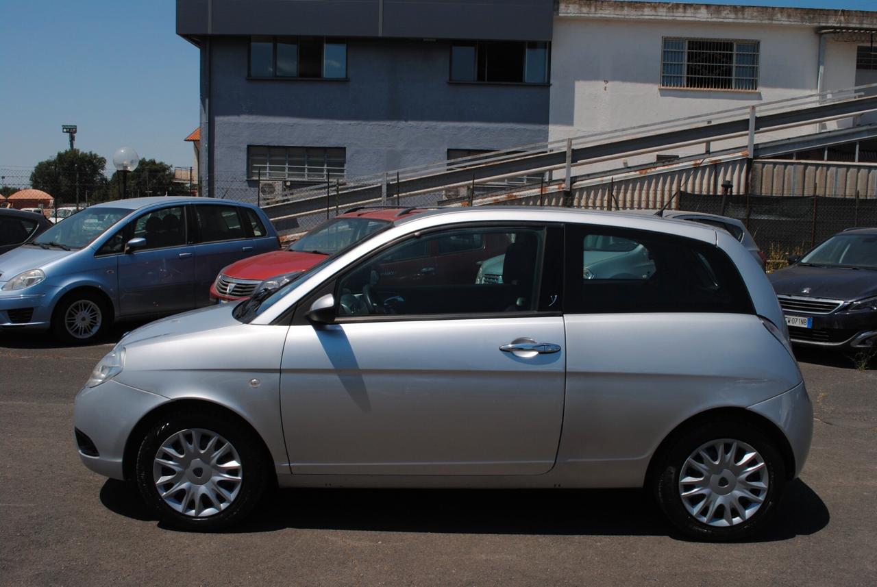 Lancia Ypsilon 1.2 60 CV OK NEOPATENTATI