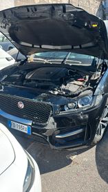 Jaguar F-Pace 2.0 D 180 CV AWD aut. Pure