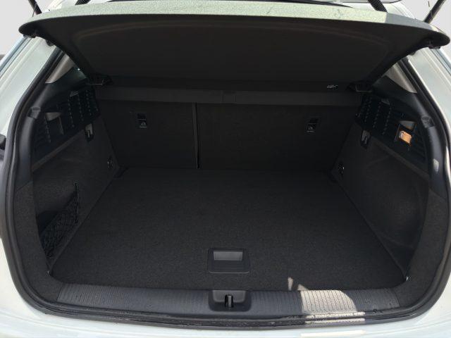AUDI Q2 Q2 30 TDI S tronic Business Advanced