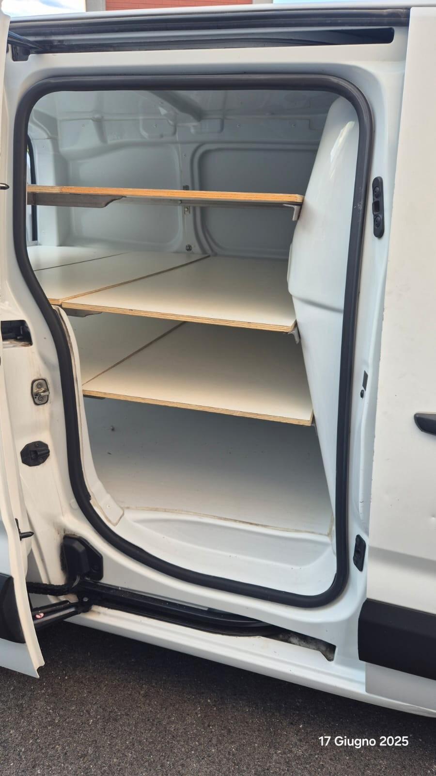 PEUGEOT PARTENER