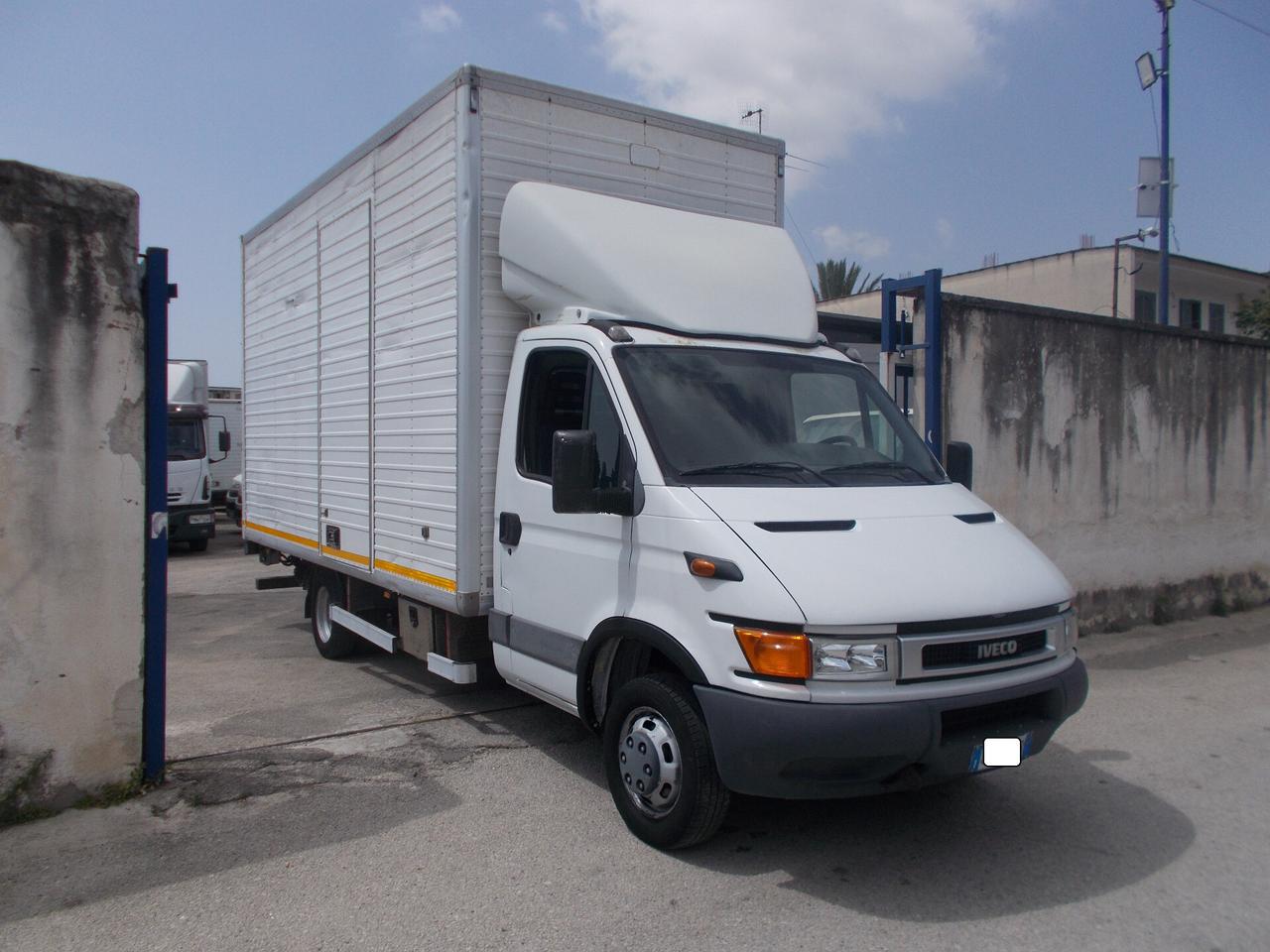 Iveco daily 50c15 anno 2004 box e sponda da q.li.10