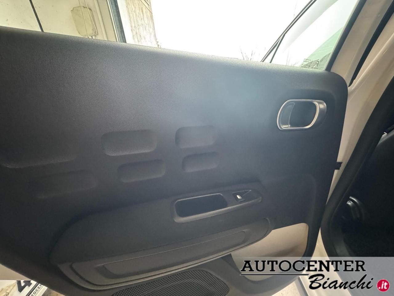 Citroen C3 1.2 puretech Shine s&s 83cv neopatentati