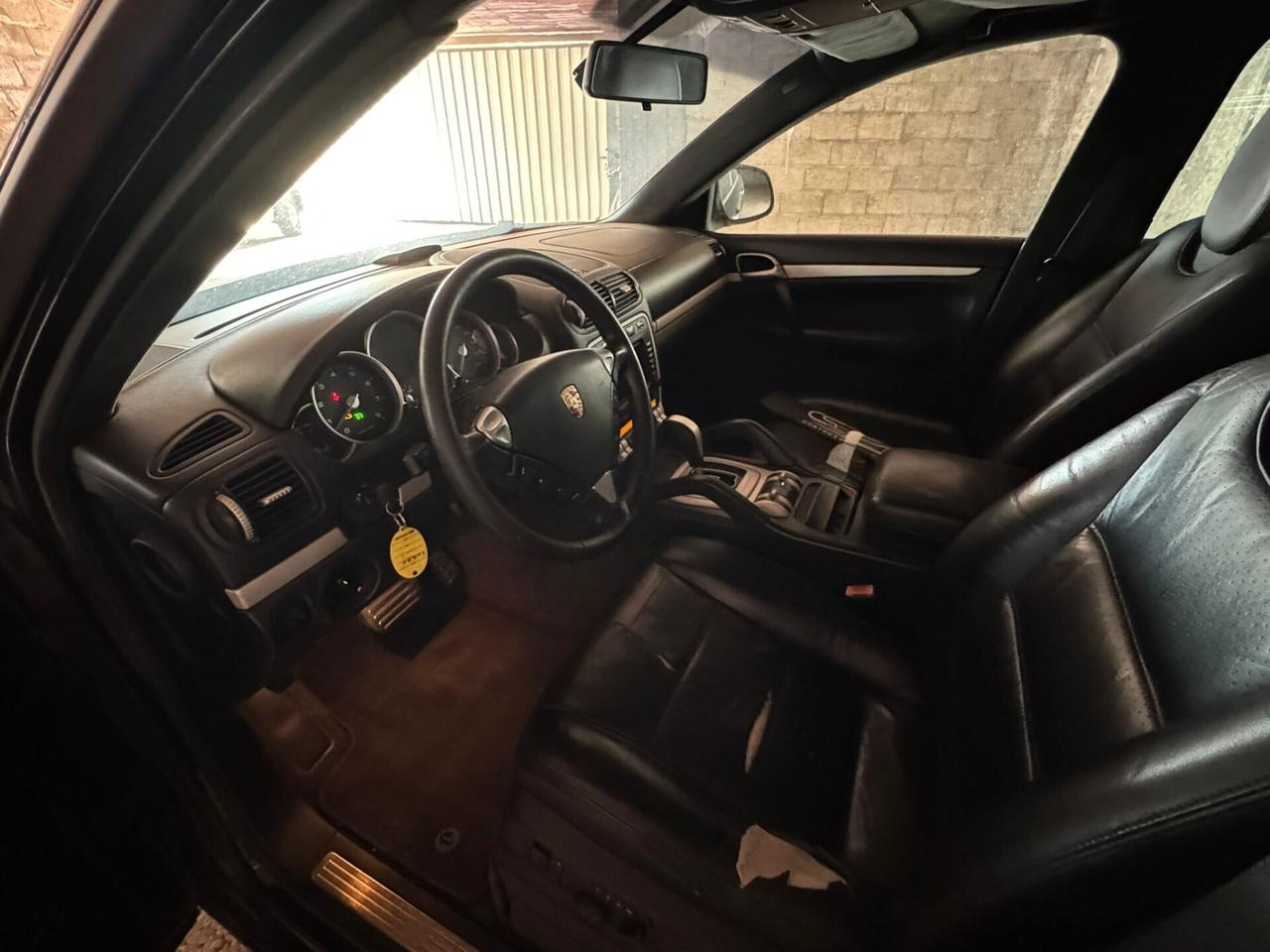 PORSCHE CAYENNE TURBO PRIMA SERIE-500 CV