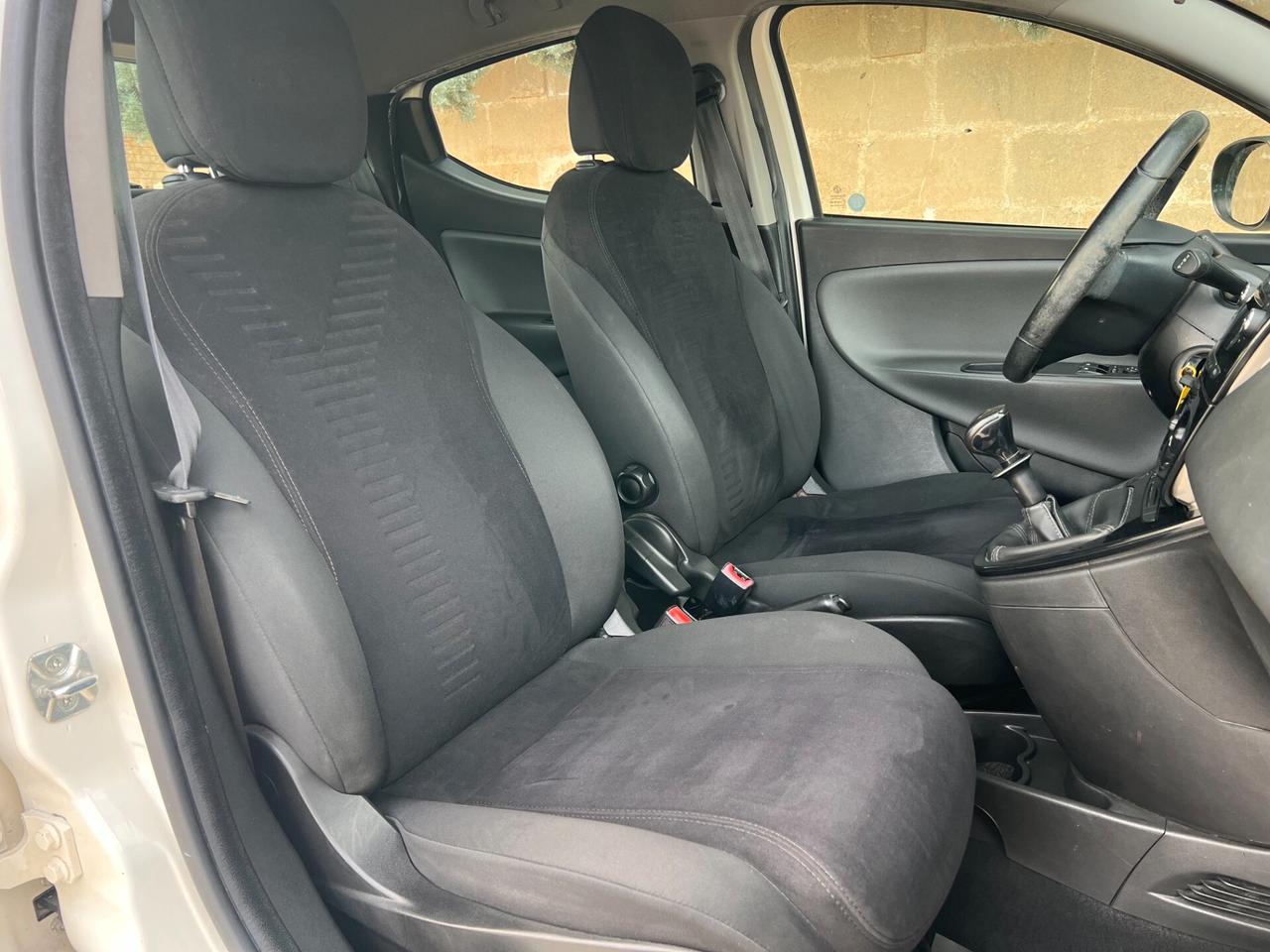 Lancia Ypsilon 1.2 69 CV 5 porte