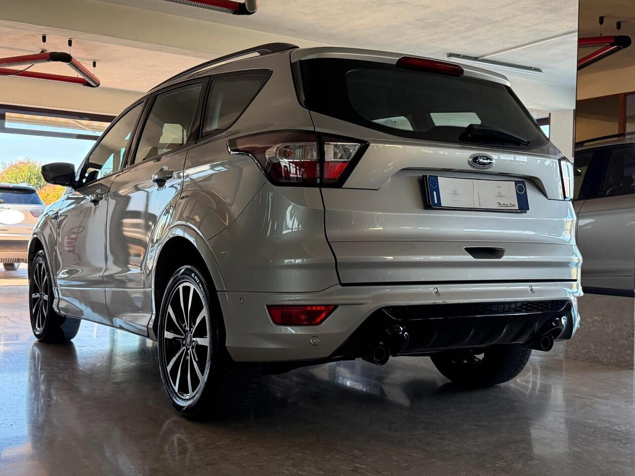Ford Kuga 2WD 2.0 TDCI 120 cv. ST LINE