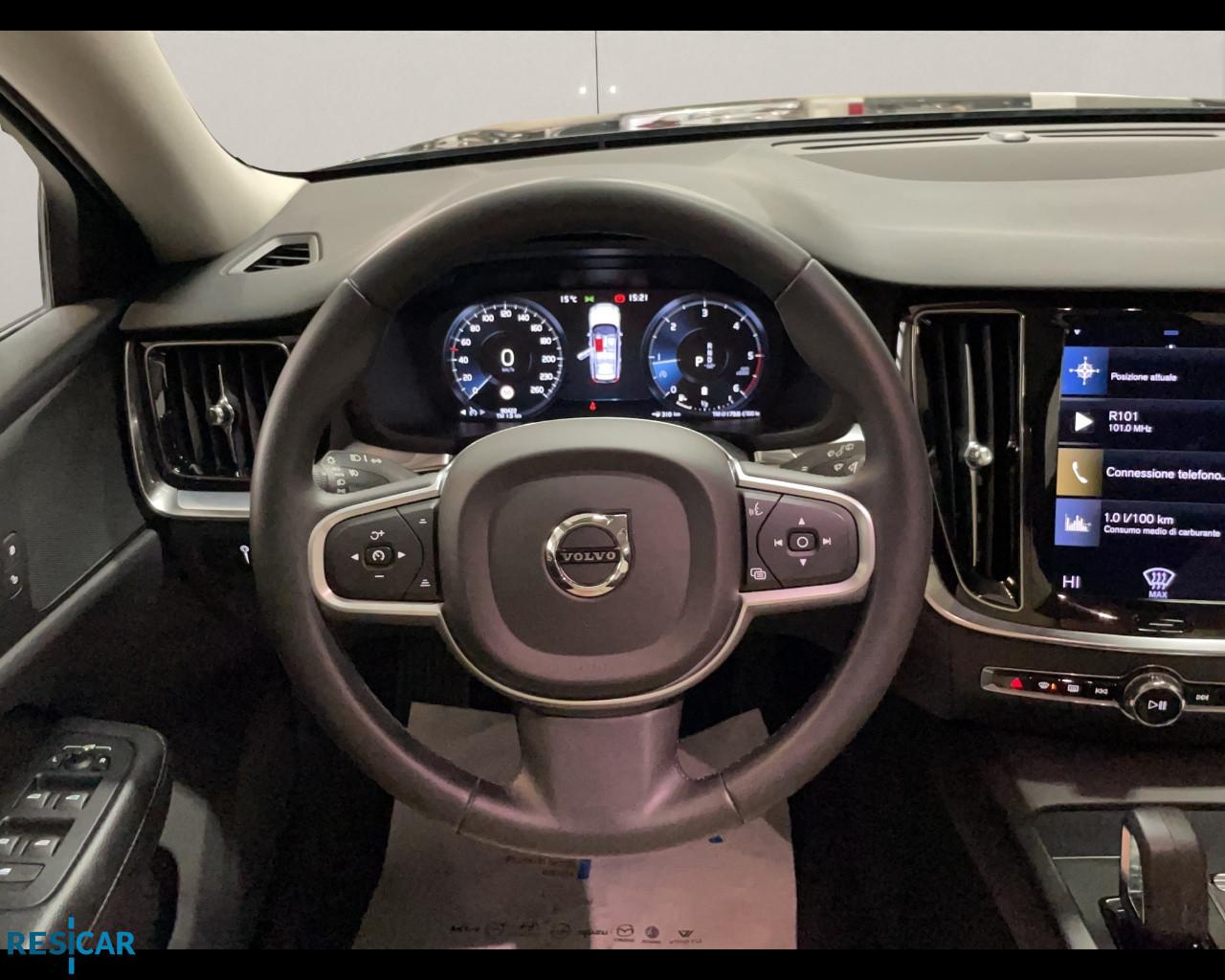 VOLVO V60 II 2019 V60 2.0 b4 Momentum Business Pro auto