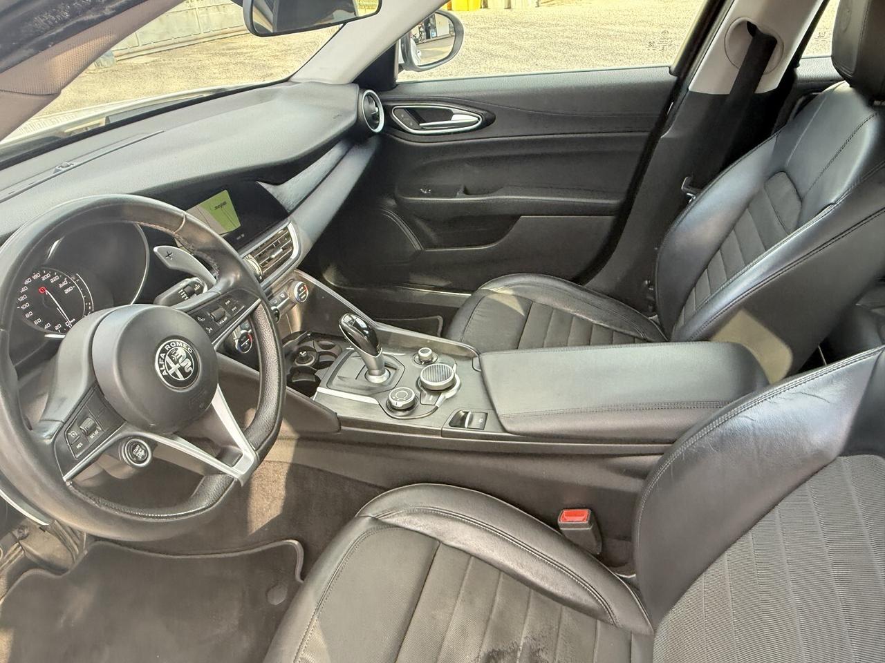 ALFA ROMEO GIULIA 180cv AT8 AWD NAVI LED XENON