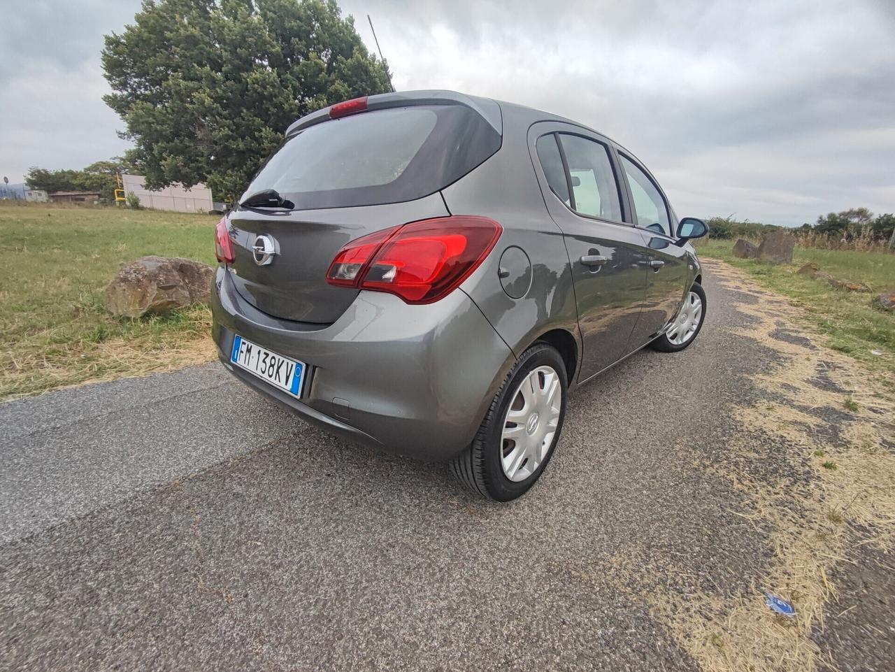 Opel Corsa 1.2 5 porte b-Color